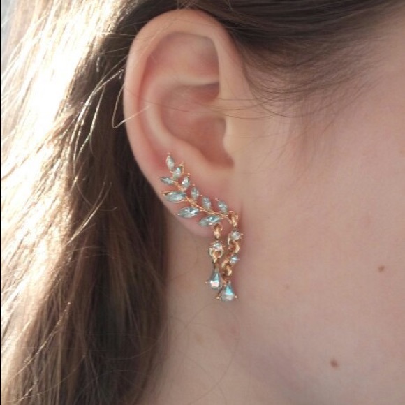 NWT Sparkling Angel Wing Earrings - Picture 6 of 8